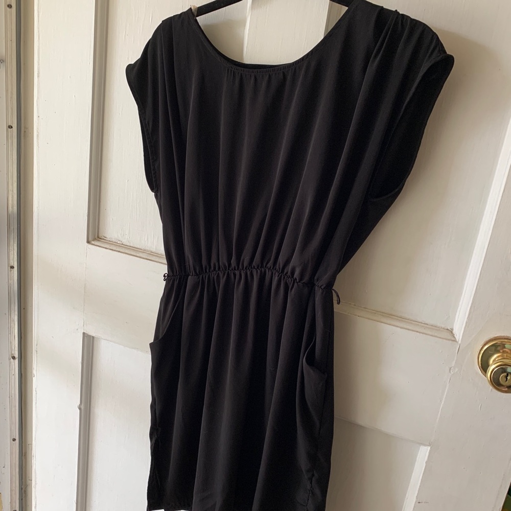 Little black dress with POCKETS!